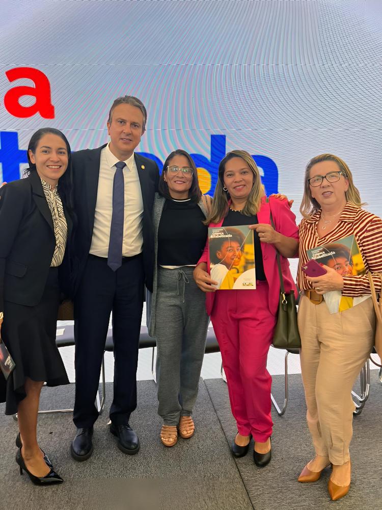 Professora representa Várzea Grande em lançamento do Compromisso Nacional 'Criança Alfabetizada'