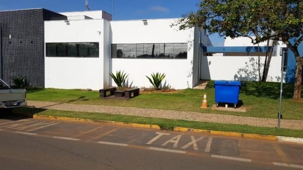 Vereador pede instalação de estruturas com coberturas nos pontos de táxis