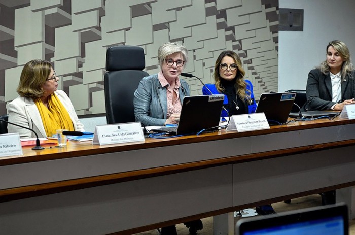 Dependência econômica da mulher agrava violência doméstica, dizem debatedores