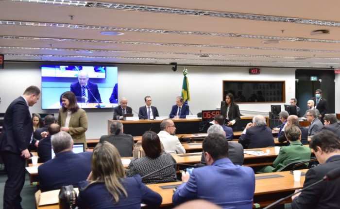 Deputados defendem exploração de petróleo e gás natural na Margem Equatorial