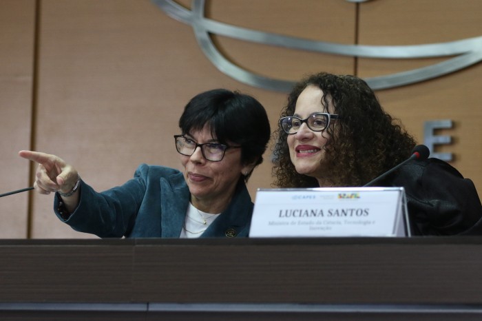 Governo anuncia curso de especialização para professores de ciências