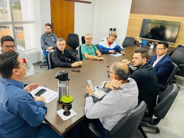 Reforma administrativa volta a ser pauta de reunião entre Legislativo e Executivo Municipal