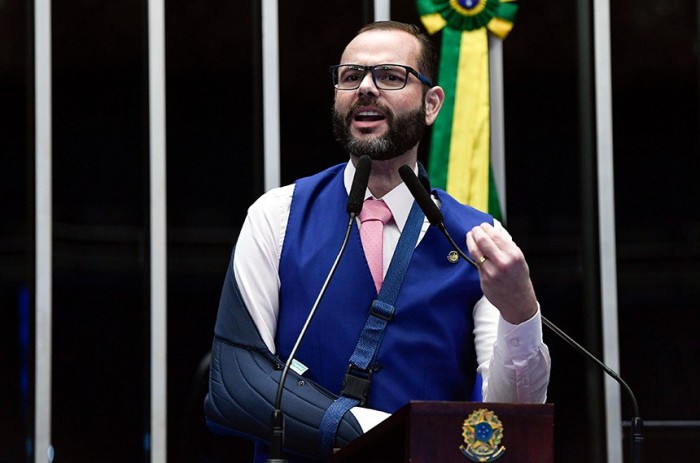 Seif é contra projeto que torna crime discriminar políticos