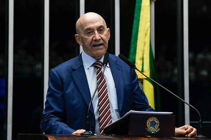 Confúcio Moura faz apelo por concurso para a Agência Nacional de Mineração