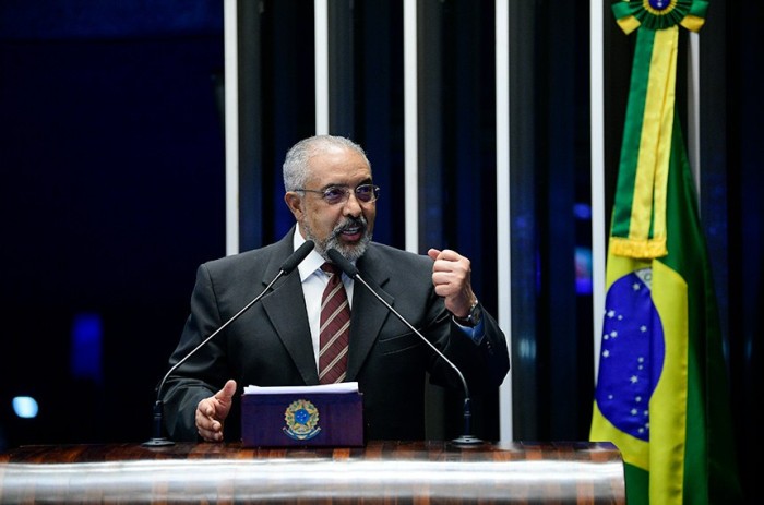 Paim elogia acordo que vetou envio de recursos do Sistema S para Embratur