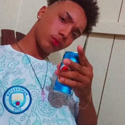 Jovem assassinado com mais de 10 tiros detro de casa em MT 