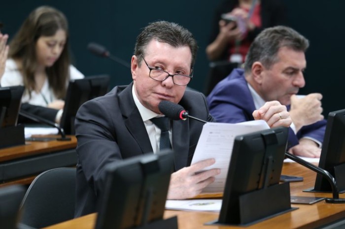 CCJ aprova PEC que define inclusão digital como direito fundamental previsto na Constituição