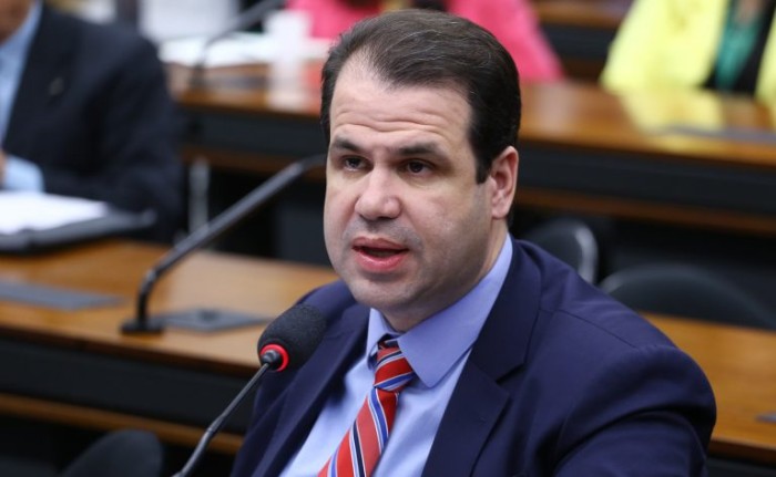 Comissão aprova obrigação de cinemas reservarem sessão mensal para pessoas autistas