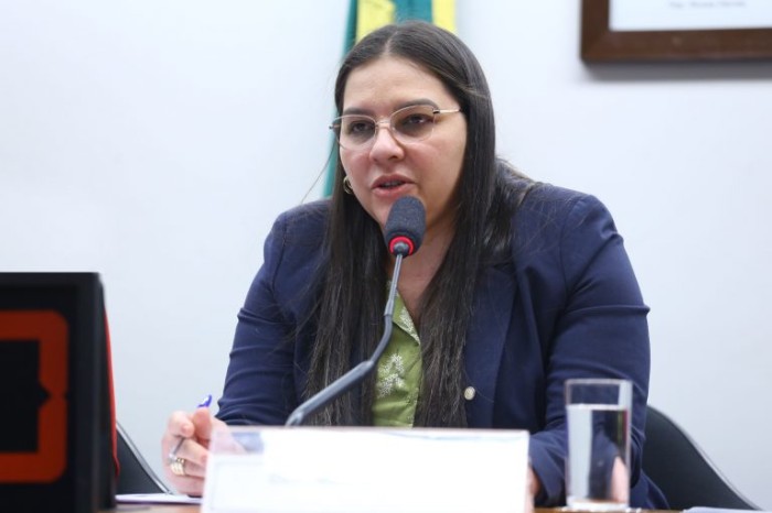 Comissão aprova preferência no Prouni para candidatos afastados do convívio familiar