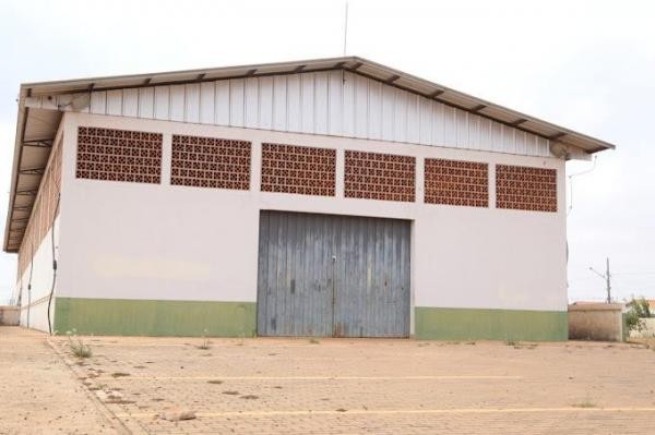 Vereador sugere reforma do barracão do Mário Raiter