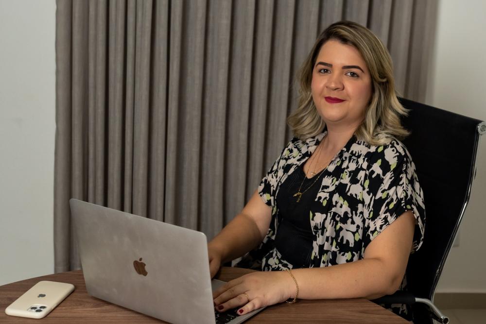 A empresa precisa de mais funcionários!