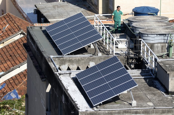 Brasil chega a 2 milhões de placas solares em telhados e terrenos