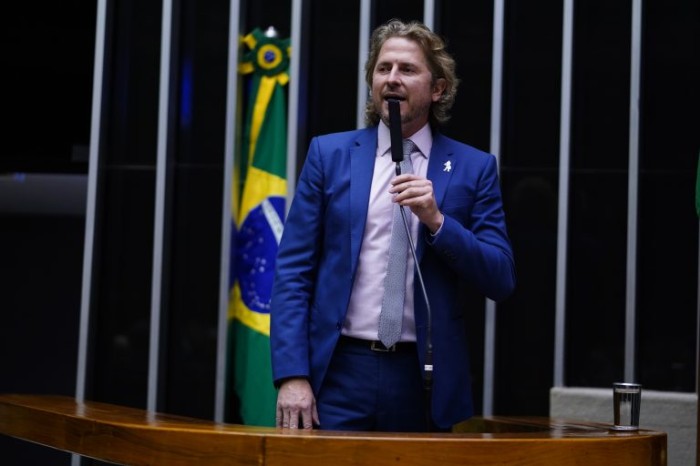 Líder do PT diz que bancada estará unida para aprovar a reforma tributária