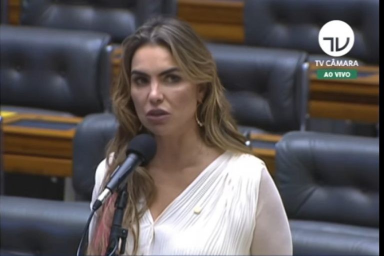 Câmara aprova retorno de gestantes ao trabalho presencial após imunização contra Covid-19