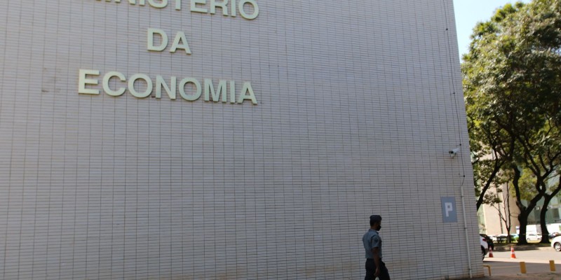 Governo estabelece ponto facultativo em 11 de outubro