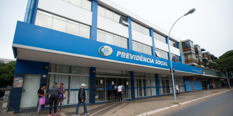 Prova de vida para segurados do INSS é suspensa até fim do ano