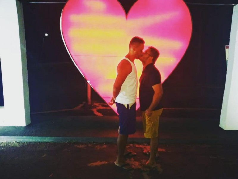 "Será importante para nós LGBTQIA+ e vai encorajar outras pessoas", afirma casal que escolheu formalizar união no Casamento Abençoado