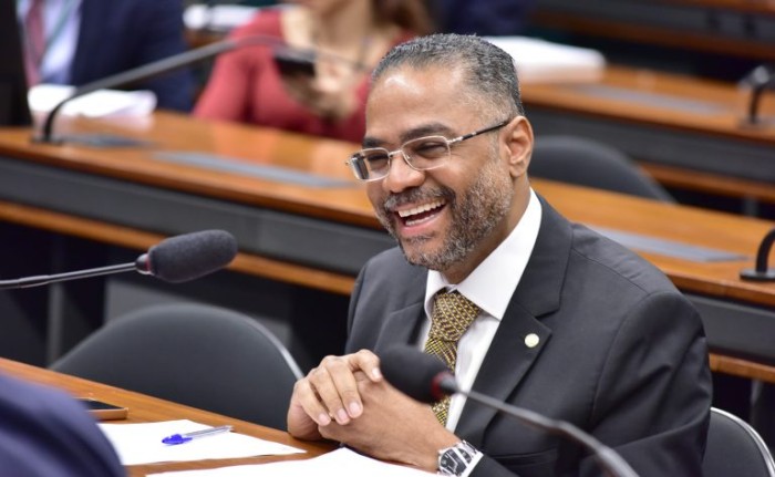 Comissão debate redução de limite de velocidade de automóveis para segurança de ciclistas