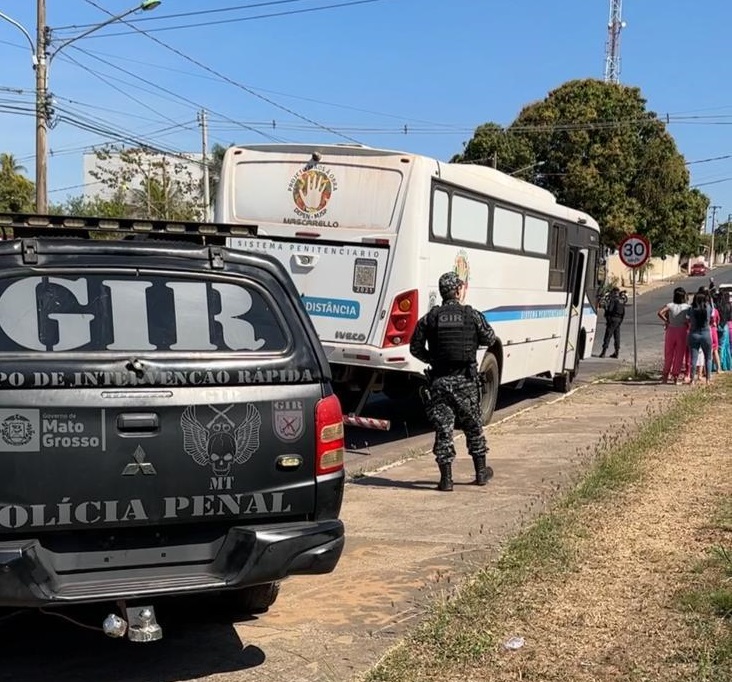  Vinte mulheres são detidas tentando entrar com drogas em penitenciária