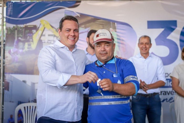 Saae comemora 30 anos com entrega da nova frota para a autarquia