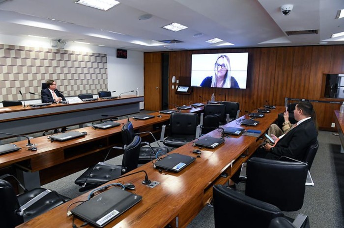 Debatedores: ensino médio deve aliar educação técnica e permanência na escola