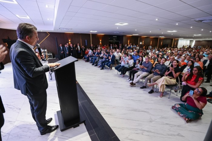 Lucas do Rio Verde participa de assinatura do decreto de programa habitacional do Estado