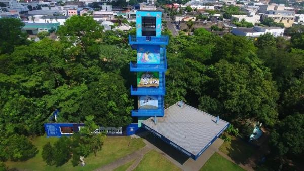 Parlamentar sugere melhorias no auditório do Marco Zero