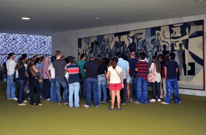 Visitação guiada à Câmara começa a retomar ritmo pré-pandemia