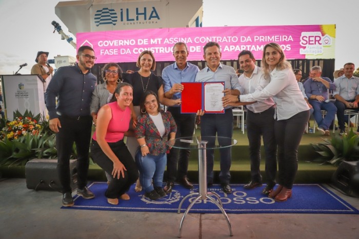 Contemplados do Condomínio Águas do Cerrado assinam contratos em Lucas do Rio Verde