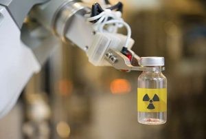 Deputados aprovam R$ 63 milhões para produção de radiofármacos; acompanhe