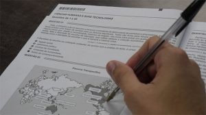 Lei determina inclusão no PNE de meta educacional de brasileiro residente no exterior