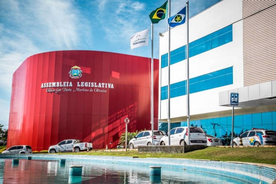 Juíza determina que servidor da AL envolvido em esquemas pague R$ 350 mil para firmar acordo 