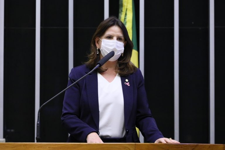 Programa piloto de acompanhamento de pacientes com câncer de mama reduz tempo para início do tratamento