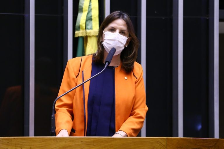 Comissão aprova retenção de receita para venda de descongestionantes nasais