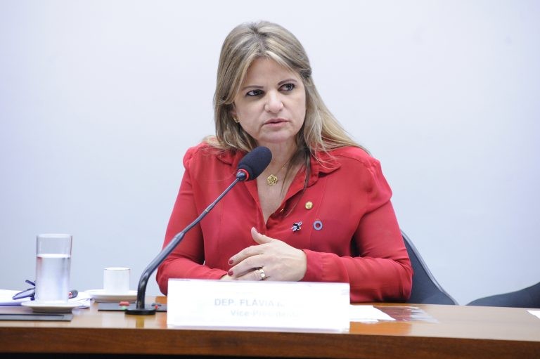 Comissão aprova inclusão de terapia nutricional em política voltada para autistas