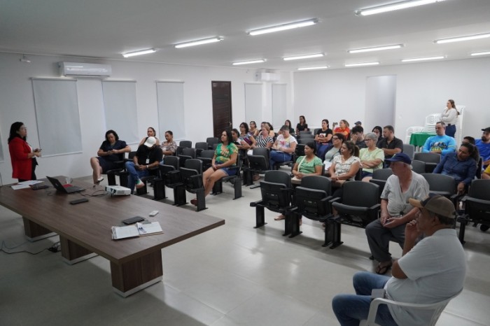 Prefeitura realiza capacitação de manipulação de alimentos para comerciantes