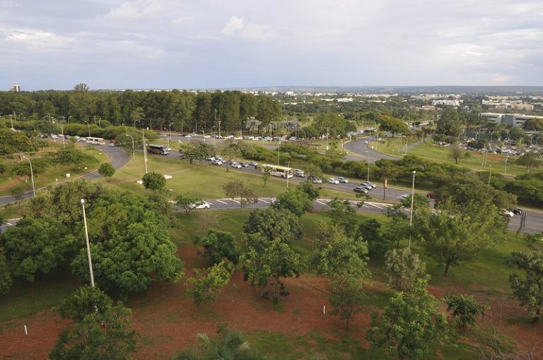 Comissão debate impactos de construção de viaduto em bairro residencial de Brasília