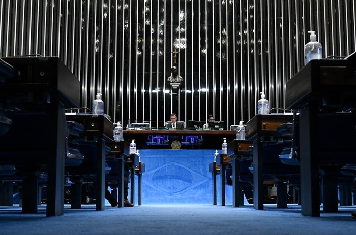 Farmácias do SUS vão ter que divulgar estoques de remédios, aprova Senado