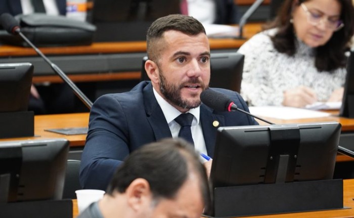 CCJ aprova obrigação de construir acessos para pessoas com deficiência em praias urbanas