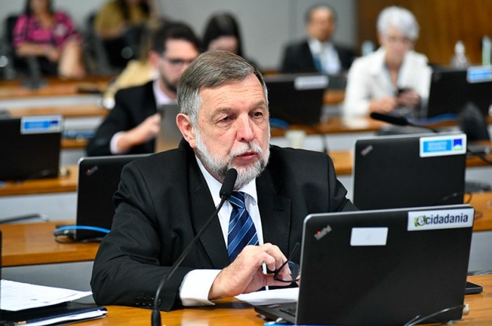 Violar privacidade de quem entrega filho à adoção pode gerar multa de R$ 20 mil