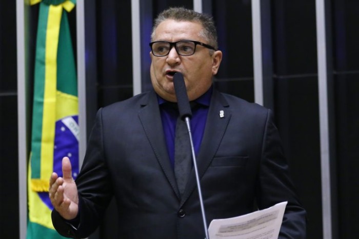 Comissão aprova projeto que prevê o preenchimento de todos os cargos de professores públicos por concurso