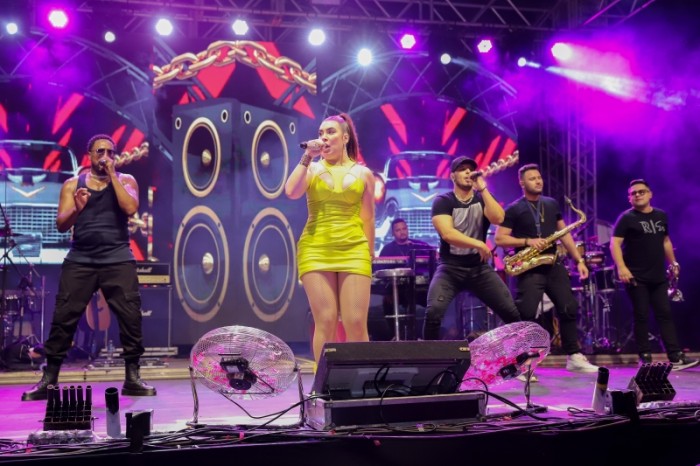 Lucas 35 anos: luverdenses curtem primeira noite de festa com show de Naiara Azevedo e Dani e Davi