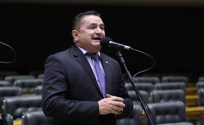 Comissão aprova projeto que inclui trabalho voluntário entre critérios de desempate em concursos