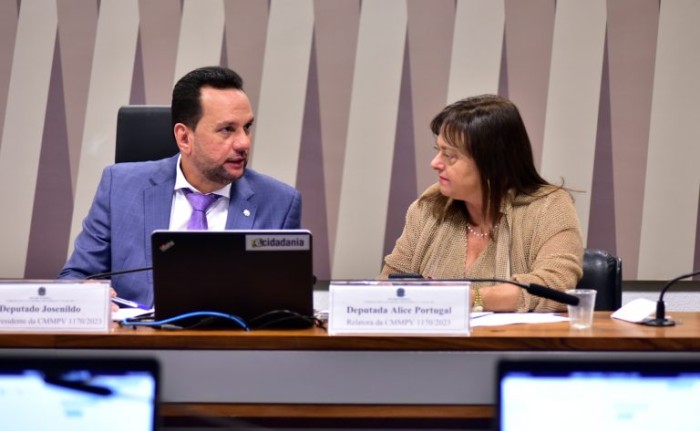 Adiada a votação da MP que reajusta salário dos servidores federais