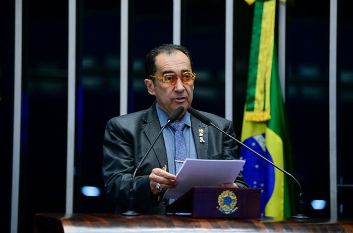 Kajuru destaca estudo que aponta desigualdade salarial no serviço público