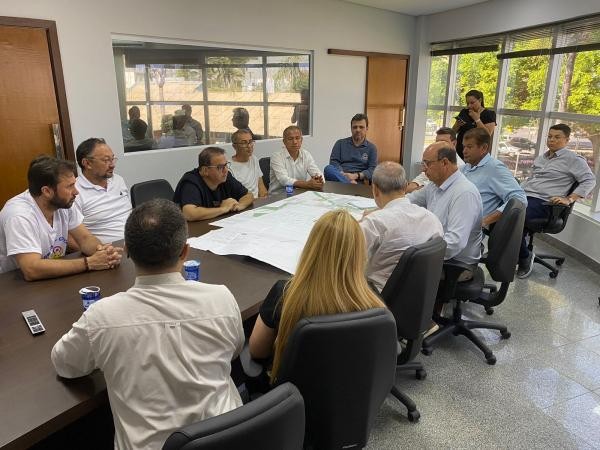 Vereadores participam de reunião entre Executivo e Faculdade Atenas sobre as obras de ampliação em três PSFs