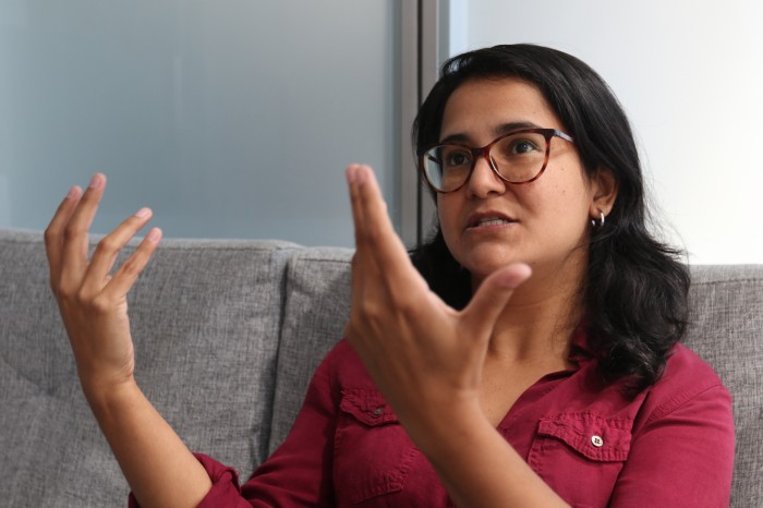 Execução de candidato no Equador é momento inédito, diz especialista