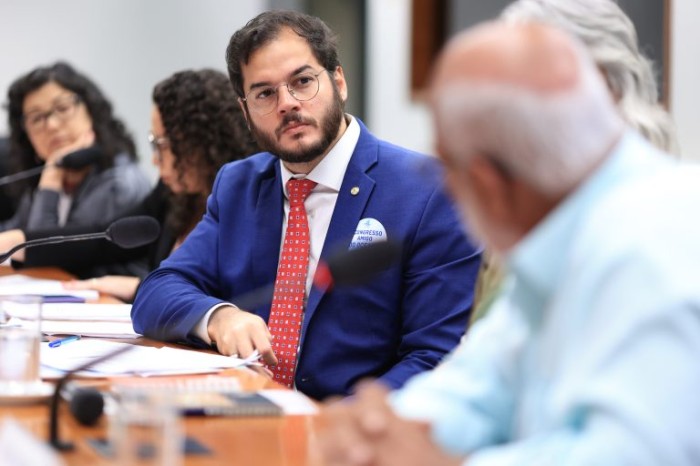 Com texto atualizado, relator tenta superar entraves para aprovar proposta da Lei do Mar