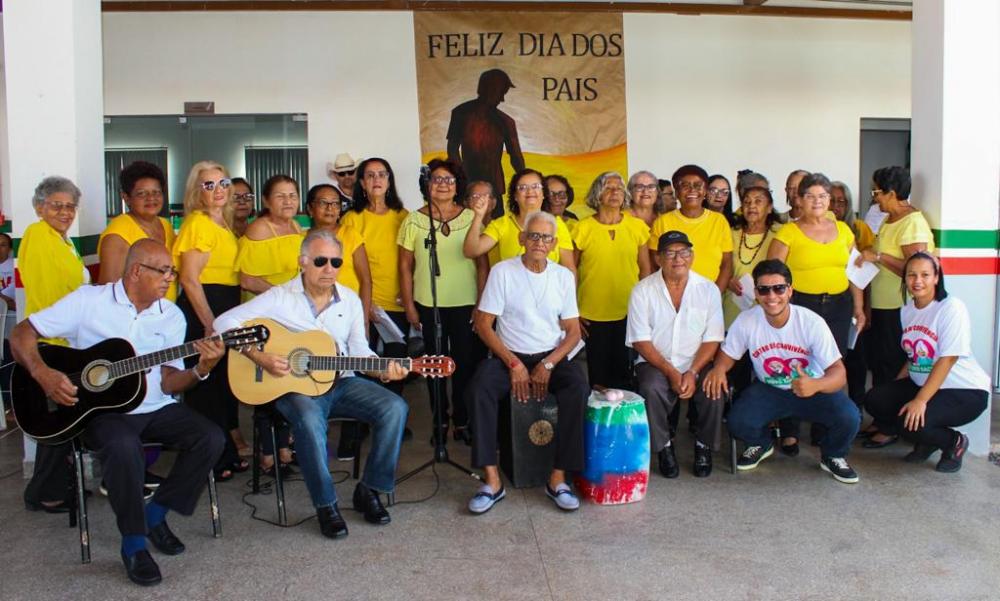 Lágrimas e risos marcam homenagens ao dia dos pais