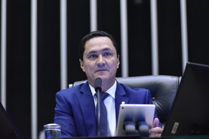 Comissão aprova projeto que exige instalação de hidrômetro individualizado em prédios novos